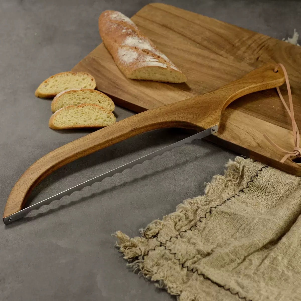 Bread cutter