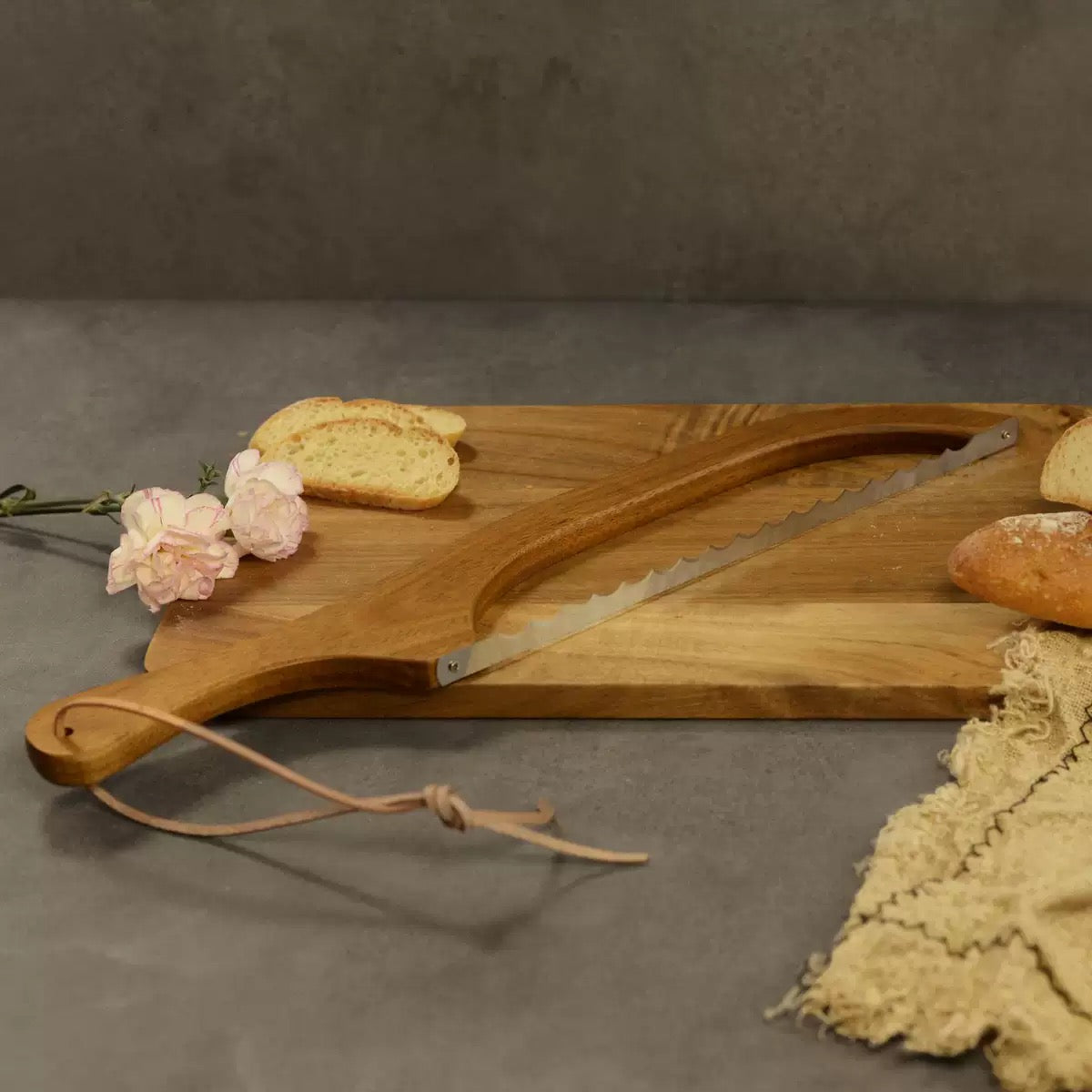 Bread cutter