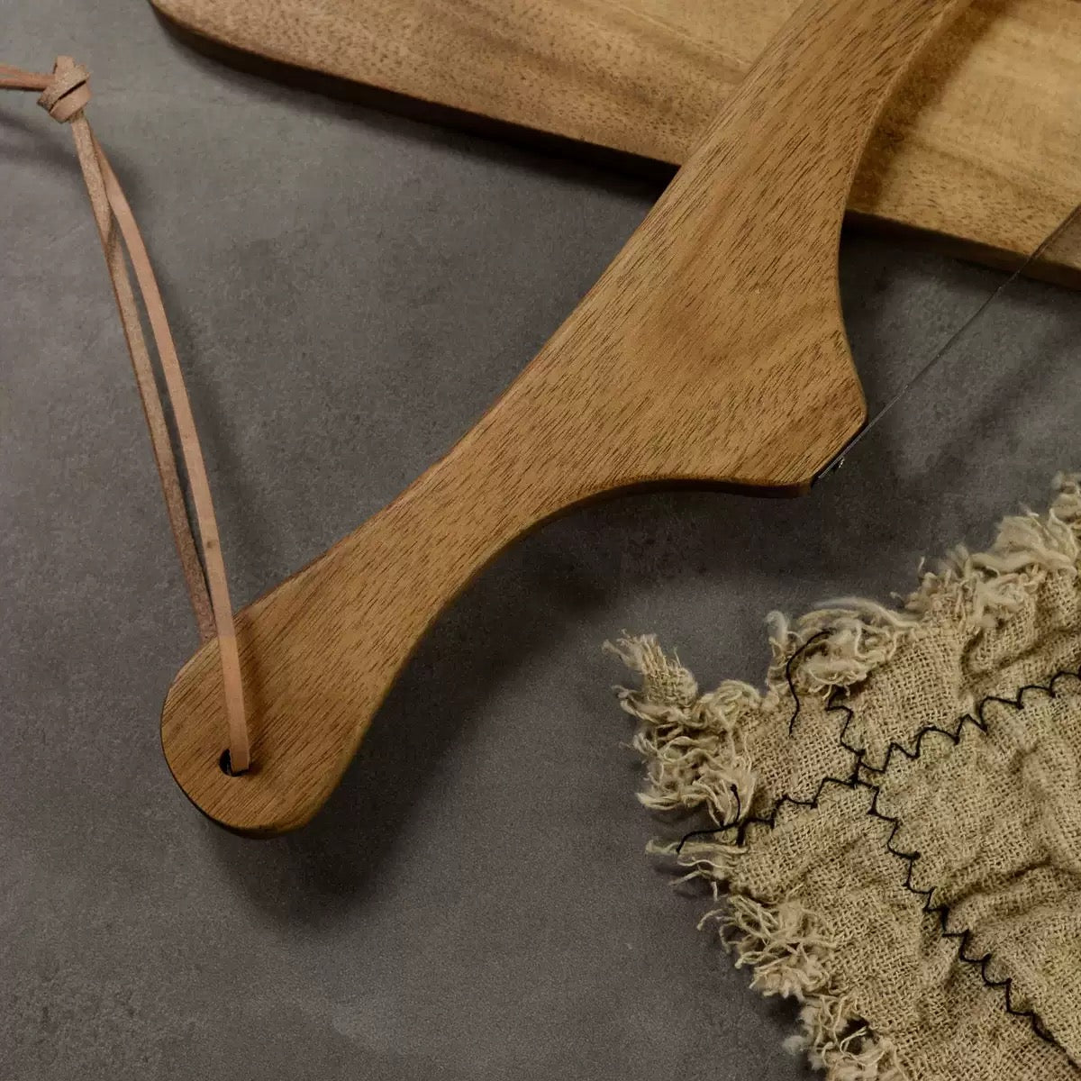 Bread cutter