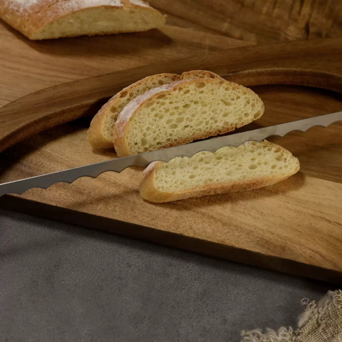 Bread cutter